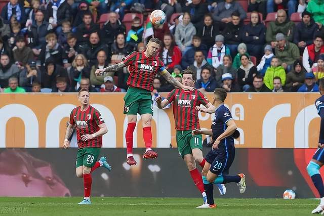 主场不敌南京 吉林男篮遭遇两连败季后赛前景堪忧主场不敌南京 吉林男篮遭遇两连败季后赛前景堪忧